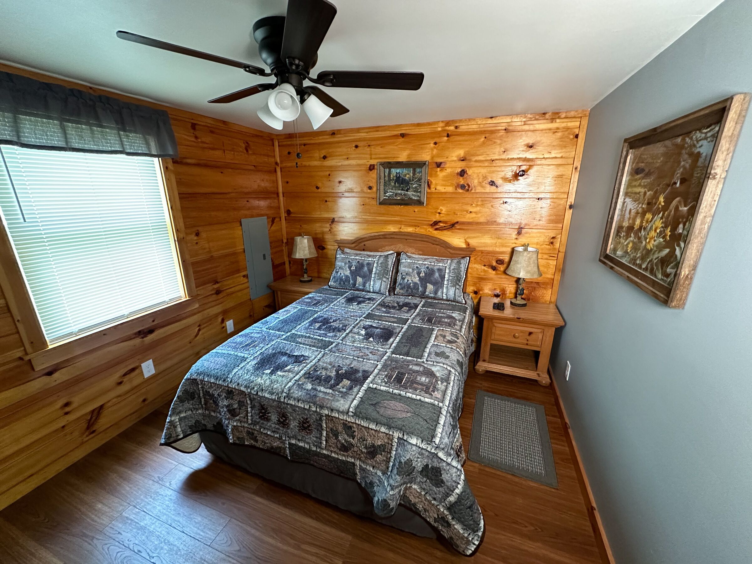 2 多间卧室、熨斗/熨衣板、免费 WiFi、床 单