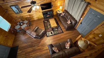 Smart TV, fireplace, DVD player