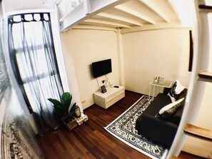 Living area - Shade House - Phuket Downtown (Ratsada)