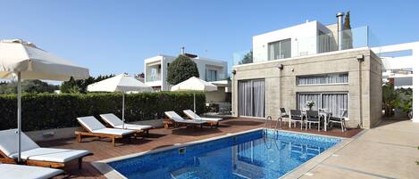 Outdoor pool, a heated pool
