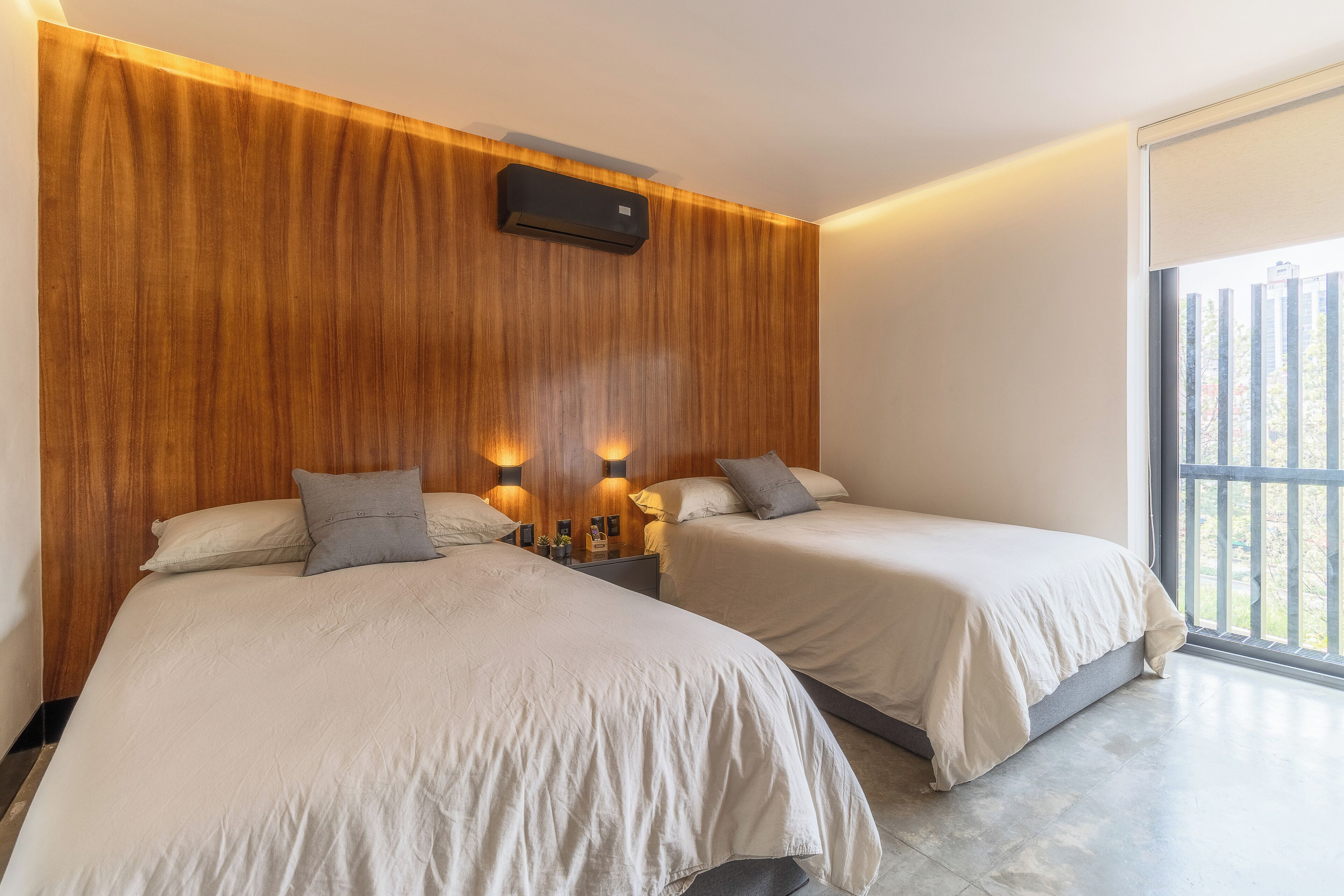 Egyptian cotton sheets, premium bedding, down comforters, pillowtop beds