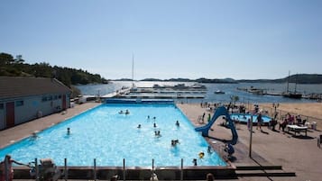 Indoor pool, outdoor pool
