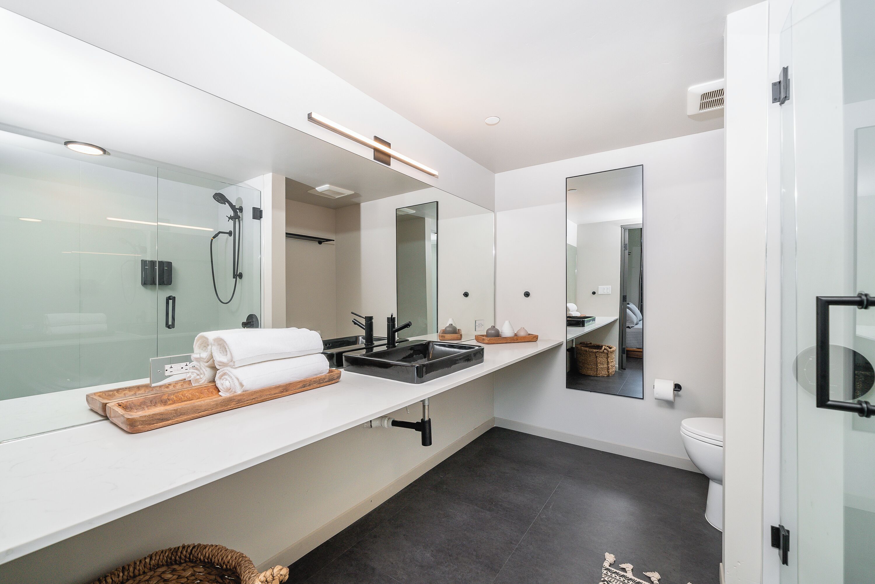 Shower, towels