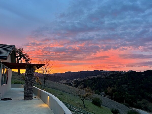 المنطقة المحيطة بالمنشأة