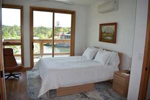3 bedrooms, desk, free WiFi, bed sheets - Escape to The HighView. (Dadeville)