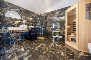 Artículos de tocador gratuitos, secador de pelo, batas, pantuflas