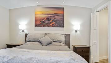 2 dormitoris, escriptori i planxa i posts de planxar