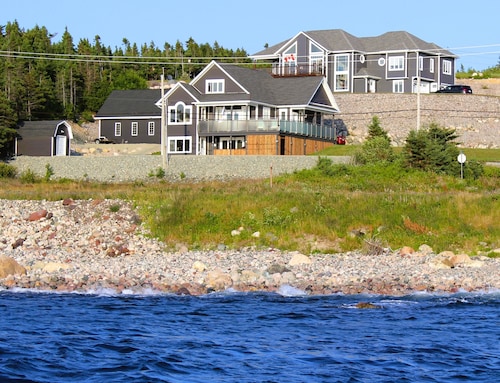 Seal Cove B&B - Entire 2 Bedroom Ocean View Apartment- ATV Trail-  Heated Floors