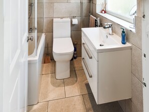 Towels - 2 bedroom accommodation in Lydd, Romney Marsh (Lydd, Romney Marsh)