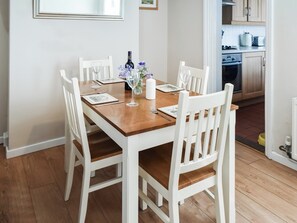 Dining - 2 bedroom accommodation in Lydd, Romney Marsh (Lydd, Romney Marsh)