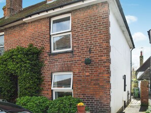 Exterior - 2 bedroom accommodation in Lydd, Romney Marsh (Lydd, Romney Marsh)