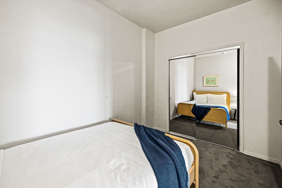 Photo 119 of Littlefield Lofts, hosted by Placemakr - 6th Street