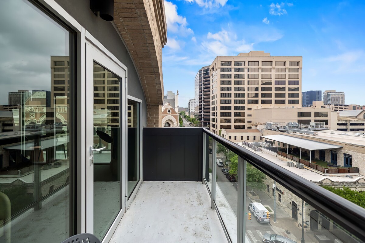 Photo 23 of Littlefield Lofts, hosted by Placemakr - 6th Street