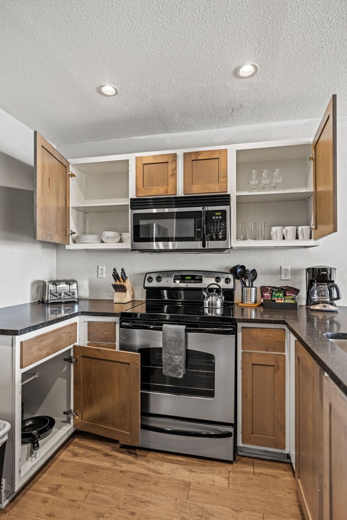 Photo 77 of Littlefield Lofts, hosted by Placemakr - 6th Street