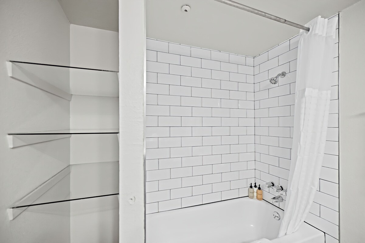 Photo 81 of Littlefield Lofts, hosted by Placemakr - 6th Street
