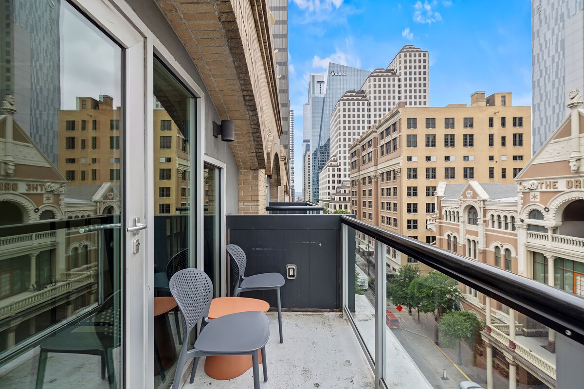 Photo 2 of Littlefield Lofts, hosted by Placemakr - 6th Street