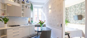 Stilysh apartment in Rome close to cafes, restaurants, bus and metro.