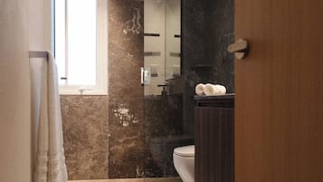 Appartamento Comfort | Bagno | Doccia, asciugacapelli, pantofole, asciugamani