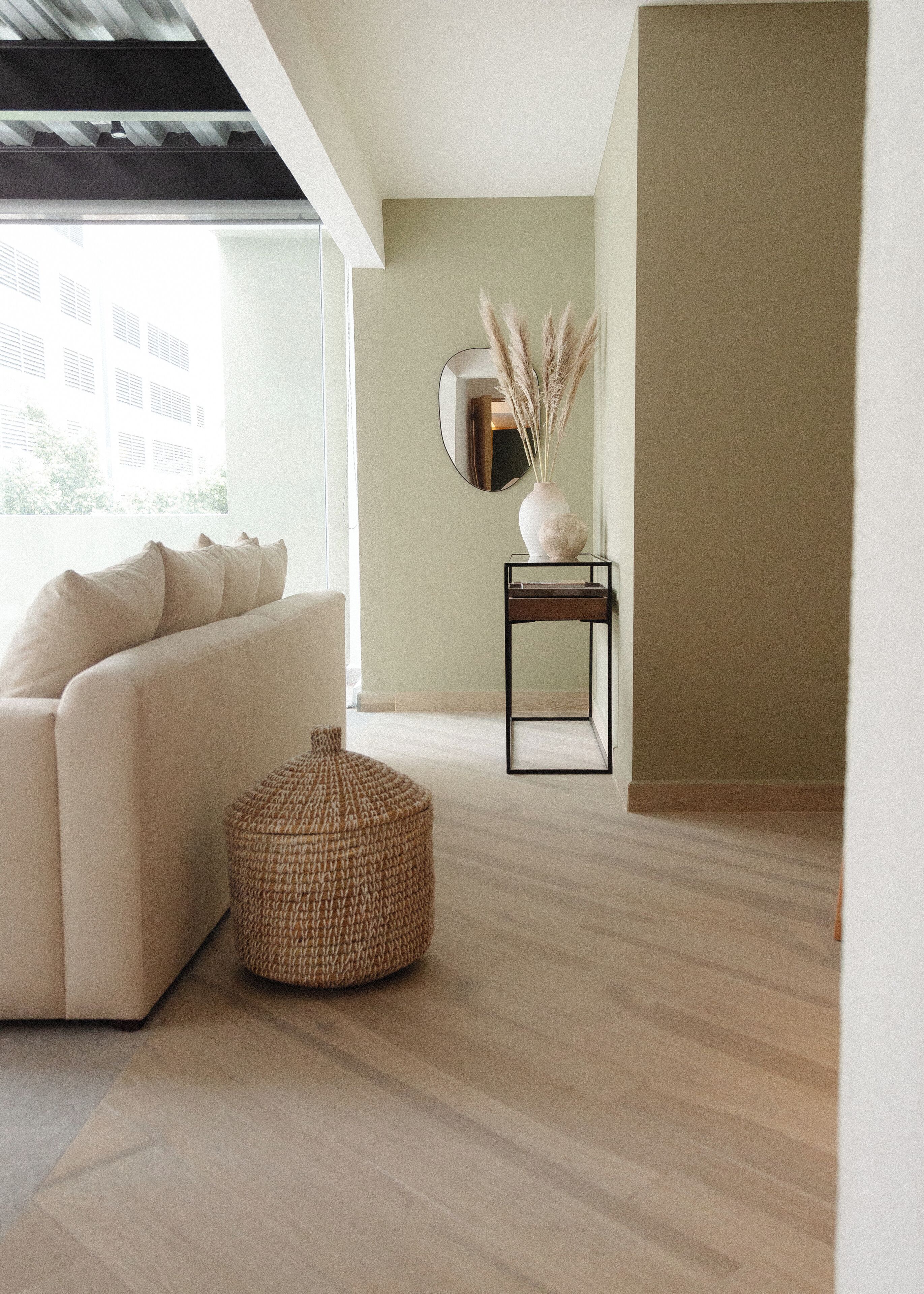 Departamento Elite | Área de sala de estar | Smart TV de 32 pulgadas con canales digitales 