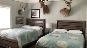 11 bedrooms, WiFi, bed sheets - Casa Arroyo Sporting Lodge - Entire Main Lodge (Arroyo City)