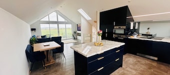 New 3 double bedroom modern luxury countryside home near Perranporth seaside
