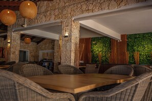 Restaurant - TBR by Mega Stays (Guayacanes)