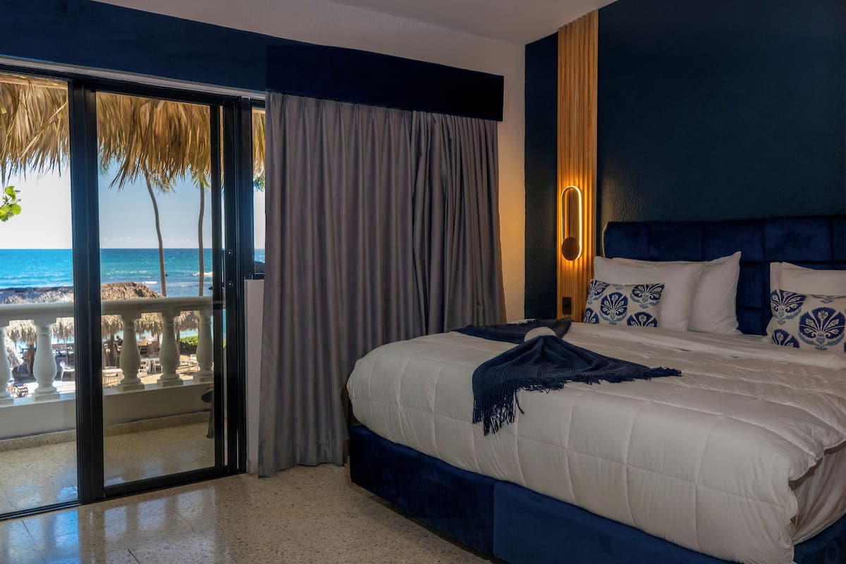 ห้องดับเบิลหรือทวิน, ระเบียง, วิวชายหาด | เครื่องนอนระดับพรีเมียม, ตู้นิรภัยในห้องพัก, ผ้าม่านกันแสง