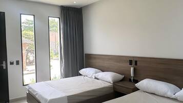 Deluxe-Zweibettzimmer, Stadtblick | Kostenloses WLAN