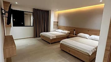 Luxury Twin Room, City View | Free WiFi