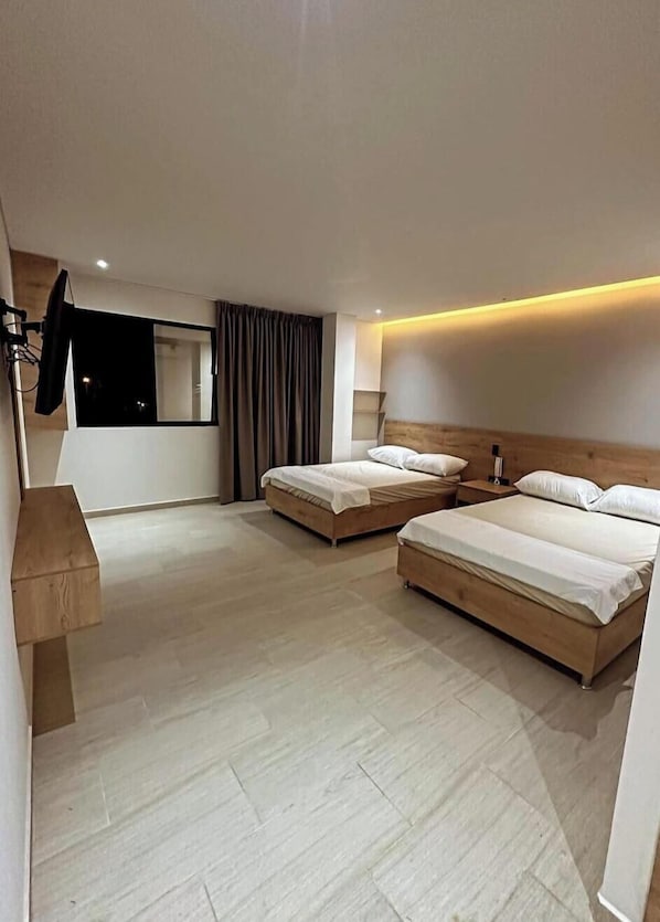 Luxury Twin Room, City View | Free WiFi, bed sheets - Hotel La Casona San Sebastian  (Puerto Triunfo)