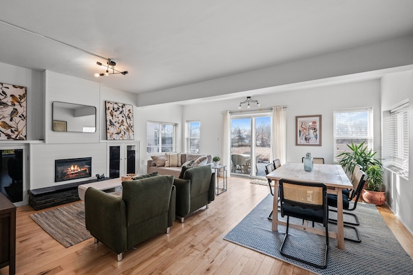 Smart TV, fireplace