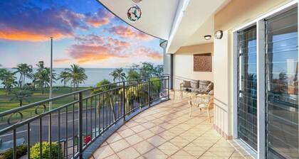 Nightcliff Foreshore: Seaview ~ Pool ~ Workspace