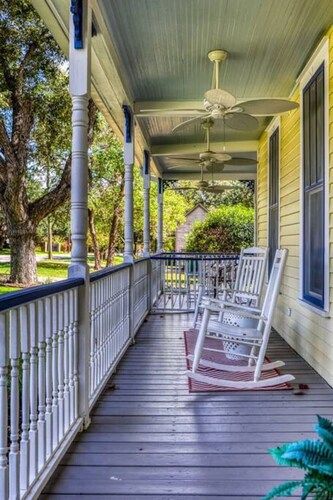 Steps away from the sweet LaGrange downtown square