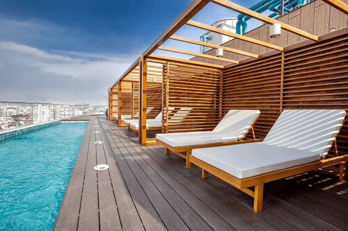 Ocean VIEW, Pool&Coworking, Queen Bed 19th floor