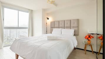 1 quarto, escrivaninha, ferros/tábuas de passar roupa, Wi-Fi de cortesia