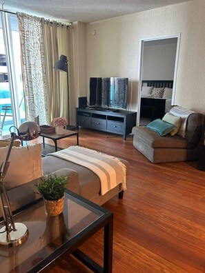 Interior - Lovely 2-bedroom vacation home, ocean view (Hollywood)