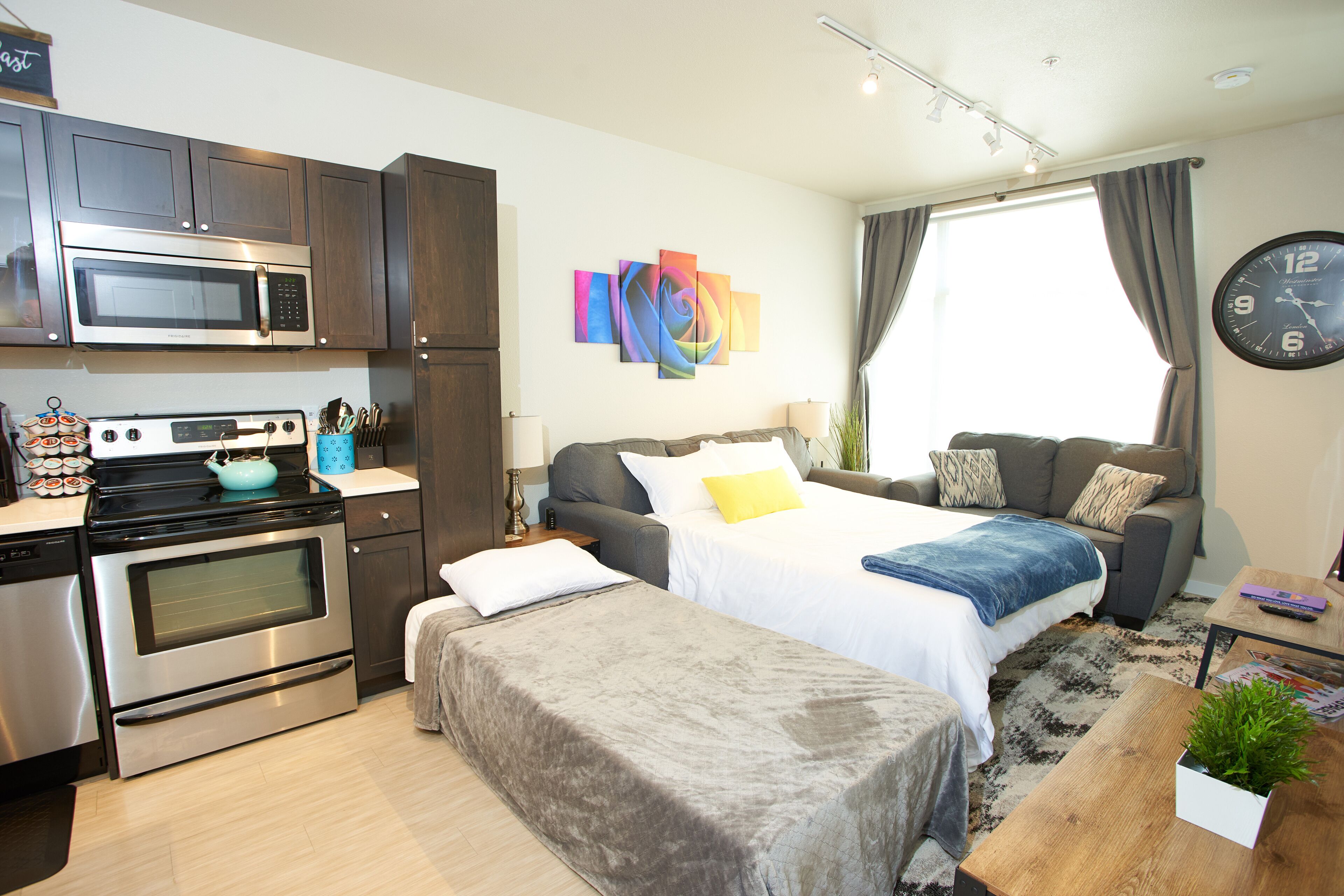 1 bedroom, desk, iron/ironing board, travel cot