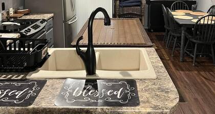 “LOTS OF FUN LAKE HOUSE” in WHITE OAK SHORES!!!