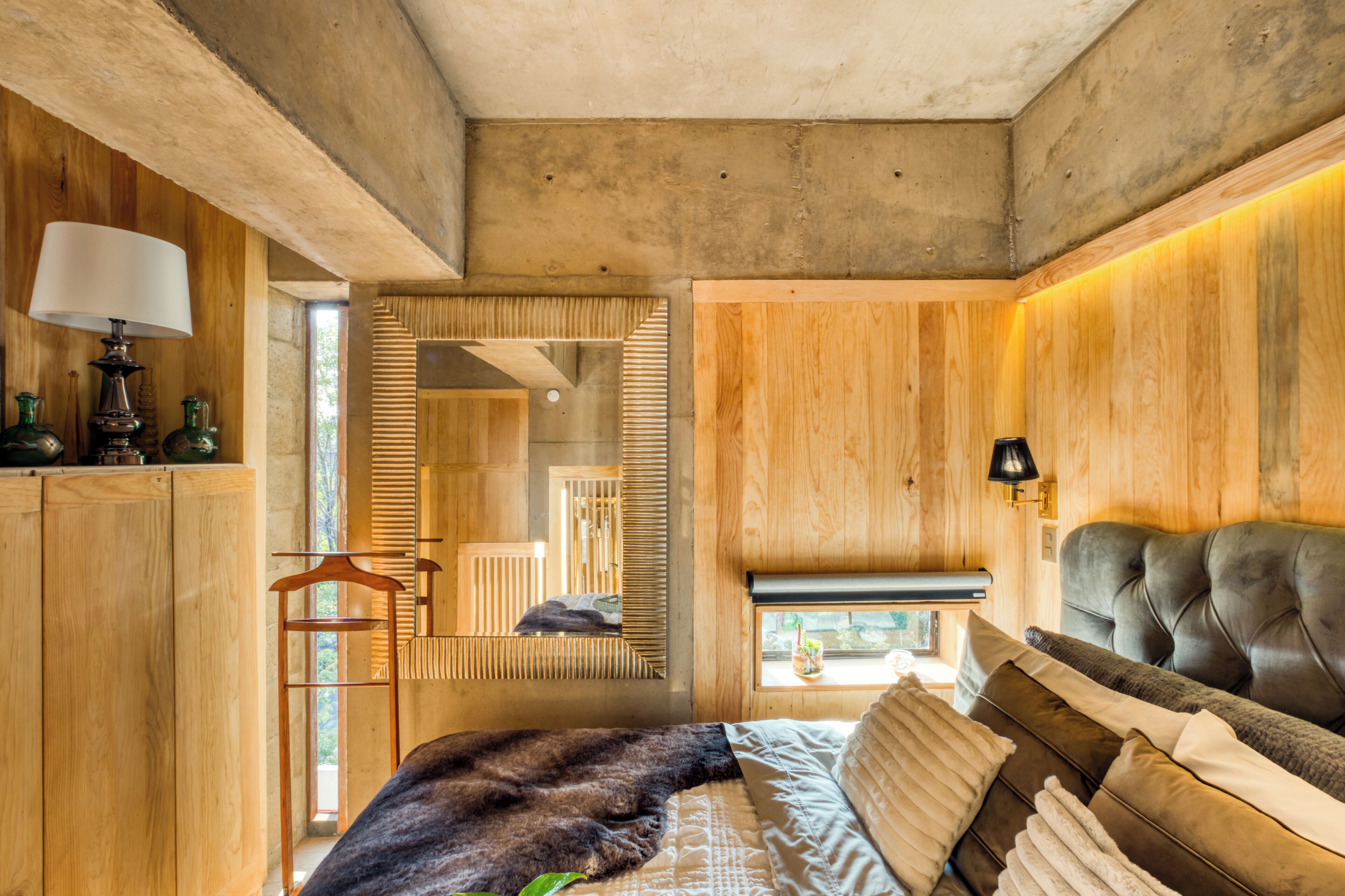 Grand Apartment | Desk, blackout drapes, free cribs/infant beds, free WiFi