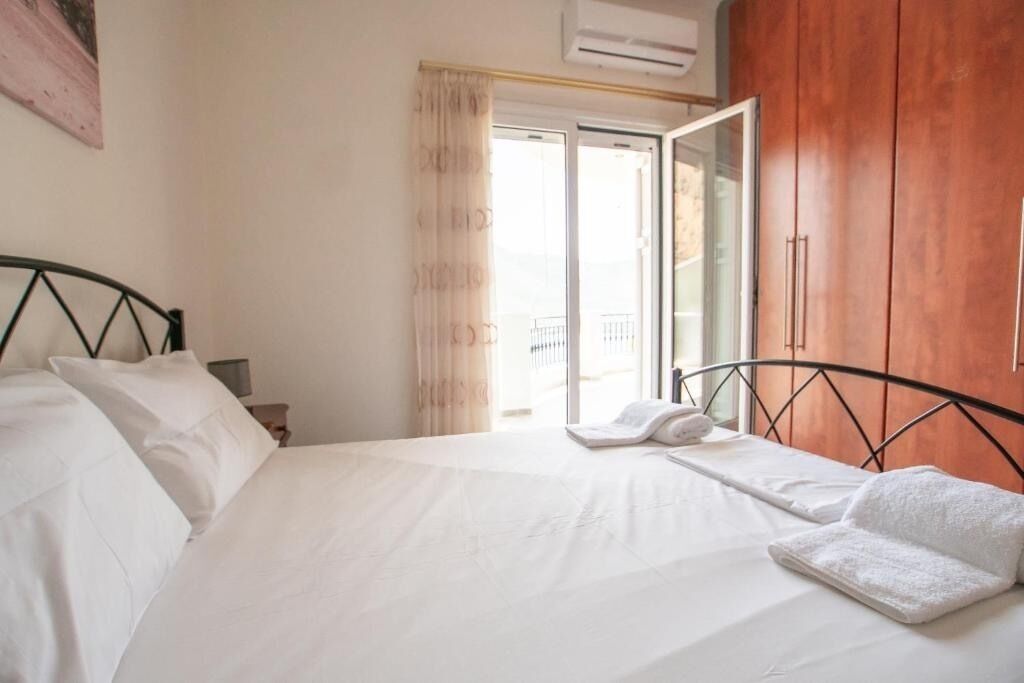 Superior Apartment | Hypo-allergenic bedding, individually decorated, individually furnished