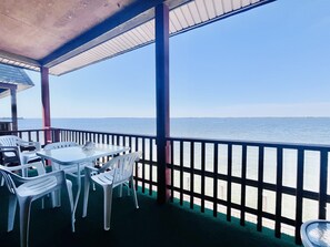 Outdoor dining - Bayfront Condo with Amazing Views (Ocean City)