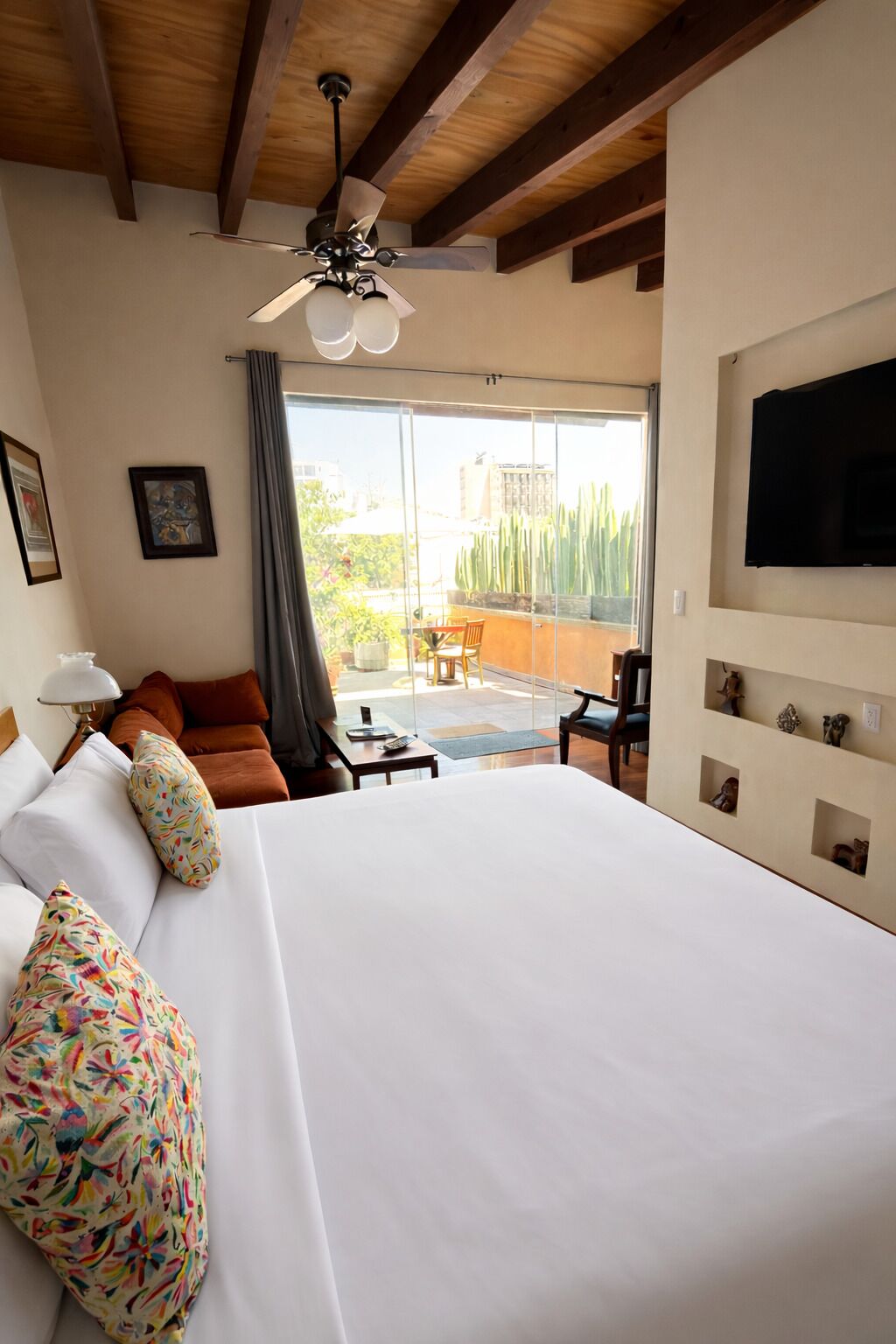 Habitación, baño privado | Ropa de cama de alta calidad y edredones de plumas