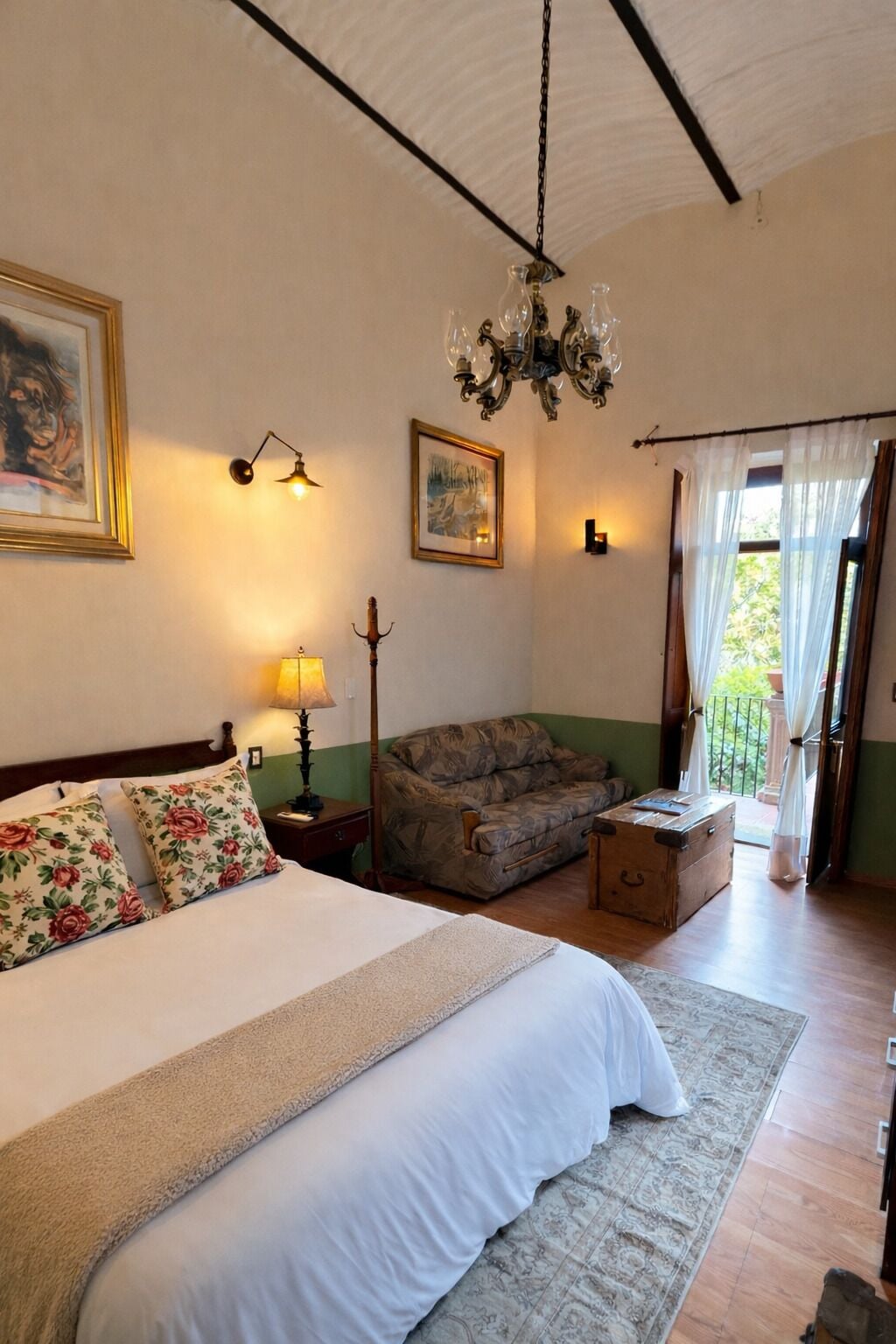 Habitación, 1 cama doble, baño privado | Ropa de cama de alta calidad y edredones de plumas