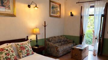 Room, 1 Double Bed, Private Bathroom | Premium bedding, down duvets, memory-foam beds, in-room safe