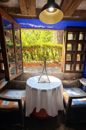 Couples’ dining - Hacienda Gobernadores – Boutique Stay in a Historic 19th-Century Hacienda (Mexico City)
