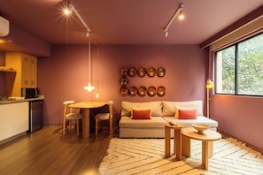 Appartement Confort, 1 trÚs grand lit, non-fumeur, cuisine | Aire de séjour | Téléviseur connecté de 32 po avec télévision numérique