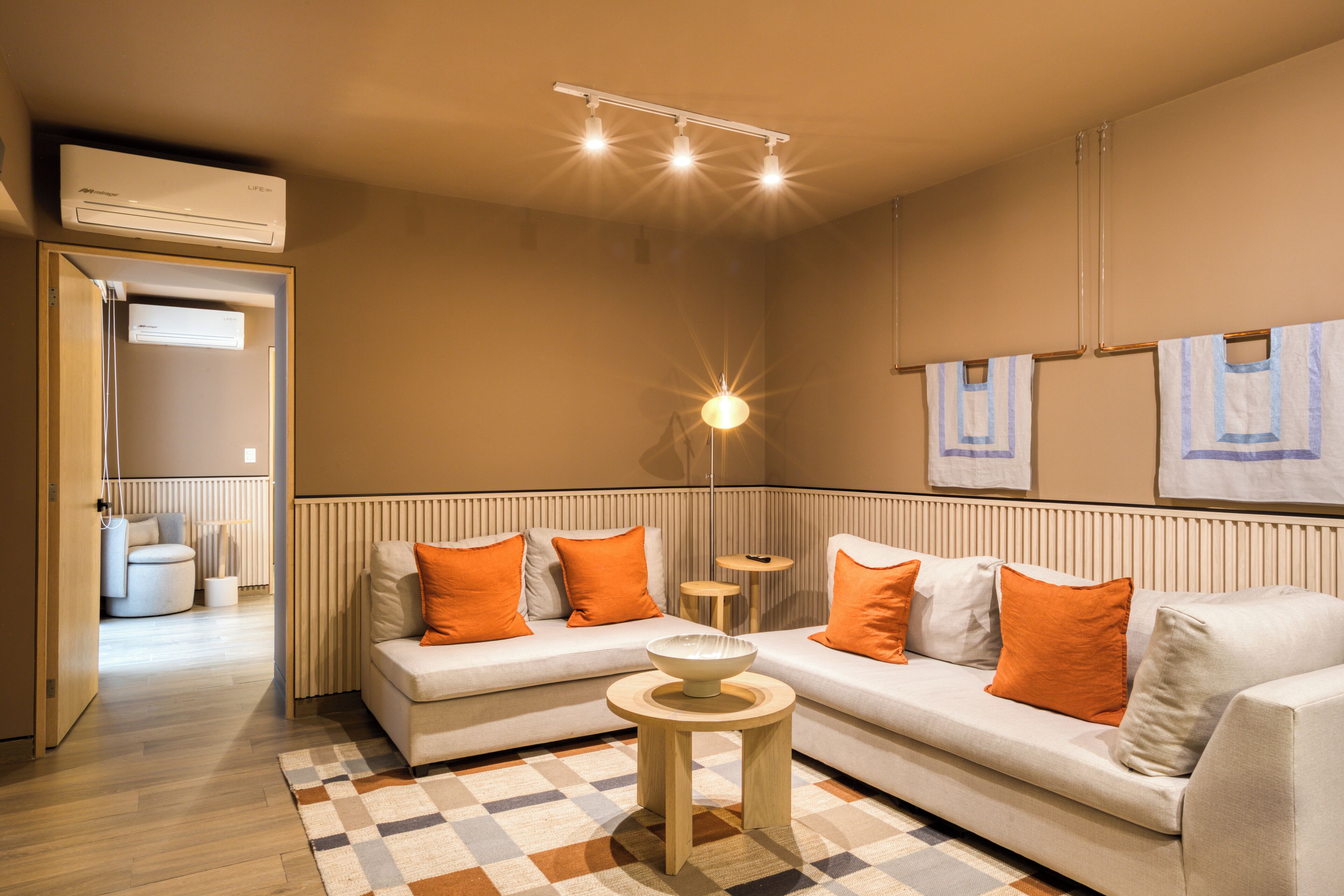 Apartamento conforto, 2 quartos, para não fumantes, cozinha | Área de estar | Smart TV 32 polegadas com canais digitais