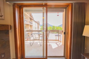 Exterior - Oro Grande 308 (Keystone)