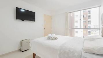 1 bedroom, bed sheets