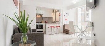 Minimalist 1BR flat in Barranco w/ Spanish shower